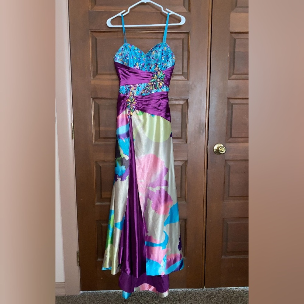 Formal Prom Dress - Picture 2 of 7